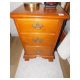 END STAND 26" H X 17" W X 21" D, 3 DRAWER