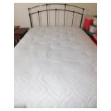 FULL SIZE BED, MATTRESS & BOX SPRING