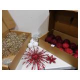 ORNAMENTS RED & GOLD