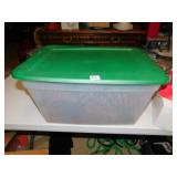 TOTE FULL OF PINECONES