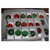 ORNAMENT TOTE FILLED 50+ GR/ RED
