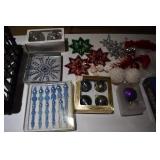 ORNAMENTS NEW IN BOX SMALL WREATH