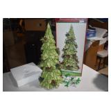 18" TREE, HOLLY BERRY LIGHTS,