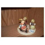 GOBEL 1972 MUSICIANS IN CIRCLE 3.5" H X 5" ROUND