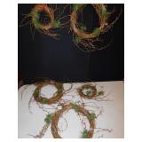 FIVE MATCHING WREATHES IN VARIOUS SIZES