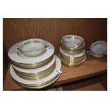 LENOX "IMPERIAL PATTERN 5 DINNER PLATES, 4 DOUBLE