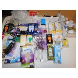 LARGE LOT OF LIGHT BULBS