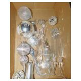 CRYSTAL VASE 15" BATTERY LIGHTS INSIDE AND BOTTLE