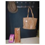 HAT, FOLDING HOLDER, BAG, WINE A RITA 12.00