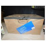 CAR SEAT PET BOOSTER 25 LB. W/ STRAPS NEW