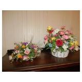 HAGER PLANTER, 2 ARTIFICIAL FLOWERS