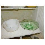 WHITE MIXING BOWLS GLASBAKE; GREEN DEPRESSION