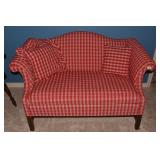 RED, WHITE LOVESEAT ETHAN ALLEN CLEAN QUEEN ANNE