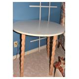 UNFINISHED LEGS W/ SILVER RUFFLE TABLECLOTH