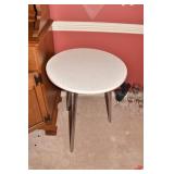 METAL LEG ROUND TABLE W/ SKIRT 20" ROUND X 25" H