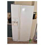 REFRIGERATOR 32" W X 30" D X 66.5" H SIDE BY SIDE