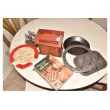 RECIPE BOX, BETTY CROCKER COOKBOOK, PIE CRUST