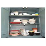 PLATES, OVEN BAKE PANS, MUGS, 5 CRATE AND BARREL