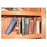 LEATHER AND WOOD BOOK END