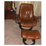 EKORNES NORWAY LEATHER CHAIR W/ ADJUSTABLE