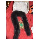 FUR COLLAR AND FRAME