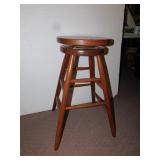 SWIVEL TOP BAR STOOL