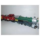 TRAIN 5 PC. SANTA VILLAGE CHICAGO RAILWAY