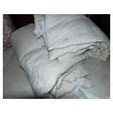 2 GOOSE DOWN TWIN COMFORTERS WITH BLACK AND WHITE