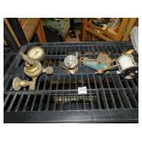 BULLETS, PRESSURE GAUGE