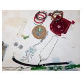 TRINKET BOX WITH ASSORTED JEWELRY, INCLUDING