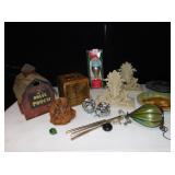 DECORATIVE PLATES, SMALL SHELVES MADE OF