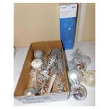 INDOOR/OUTDOOR CASCADING LIGHTS, SILVER/WHITE