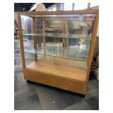SHOWCASE 36.5" W X 40" H X 14" D - 2 GLASS