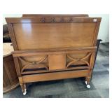 MAHOGANY TWIN BED APPLIED CARVING W/ SIDE RAILS
