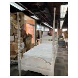 LEXINGTON TESTER FOUR POSTER WHITE TWIN BED