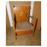 VINTAGE CHILDS POTTY CHAIR