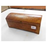 JEWELRY BOX WITH LIFT OUT TRAY