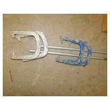 HORSESHOES FOSTER WITH STAKES