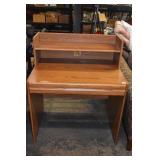 OAK OFFICE DESK 36" W X 26"W X " H