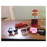 WICKER BACKET AND CITY SCAPE ORGANIZER