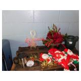 CHRISTMAS DÉCOR & GARLIN