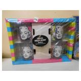 MARILYN MONROE GLASSES AND TUBE LIGHTS