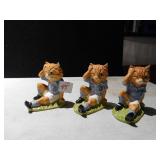 BESWICK FELINE FOOTBALLING MEE-OUCH