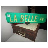 LA BELLE AVE. SIGN VINTAGE SKATES