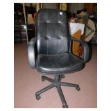 BLACK SWIVEL DESK CHAIR