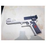 MARKSMAN BB GUN AND LAMP NEEDS CLIP