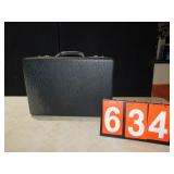 BLACK VINTAGE SUITCASE