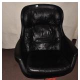 MID-CENTURY SELIG SWIVEL BASE CHROME ARM