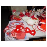 LARGE ASSORTMENT OF HOLIDAY DECORATIONS