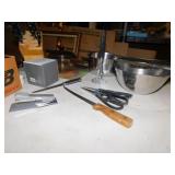 KNIFE SET, STAINLESS BOWLS ETC.